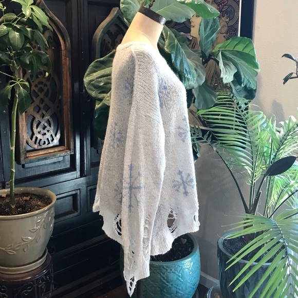 Wildfox Lennon distressed snowflake sweater - Picture 9 of 12